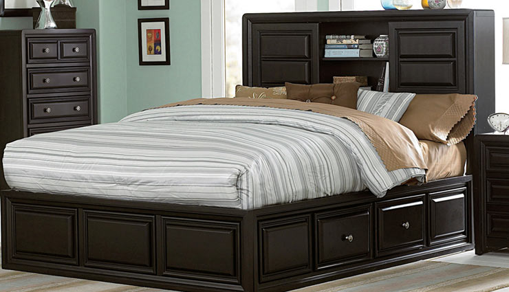 white bed sheets in bedroom,reasons behind white bed sheets in bedroom,why people like white bed sheets in bedroom,household tips,home decor tips