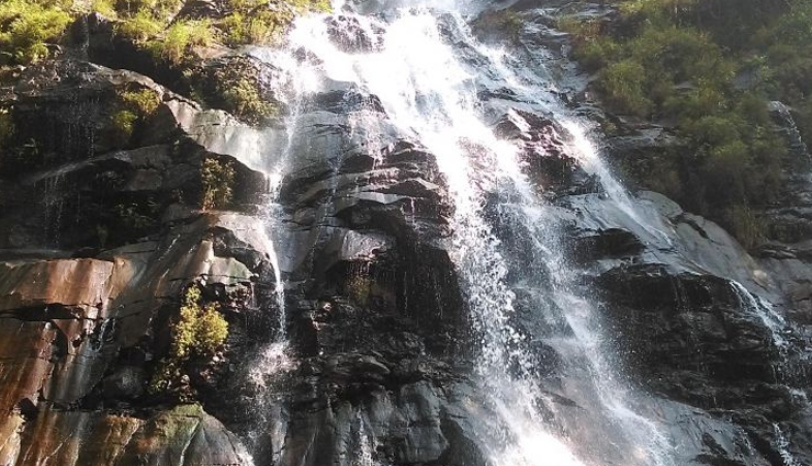 pachmarhi,monsoon destinations in pachmarhi,pachmarhi travel,holidays in pachmarhi,travel destinations pachmarhi,pachmarhi travel guide,satpura ki rani,satpura