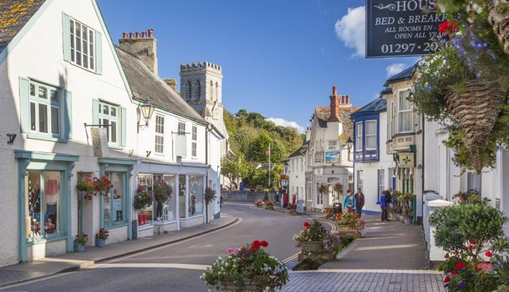 uk,southwold,bibury,hawkshead,beer,lavenham,castle combe,rey,small towns in uk,beautiful towns to visit in uk,uk,places to visit in uk