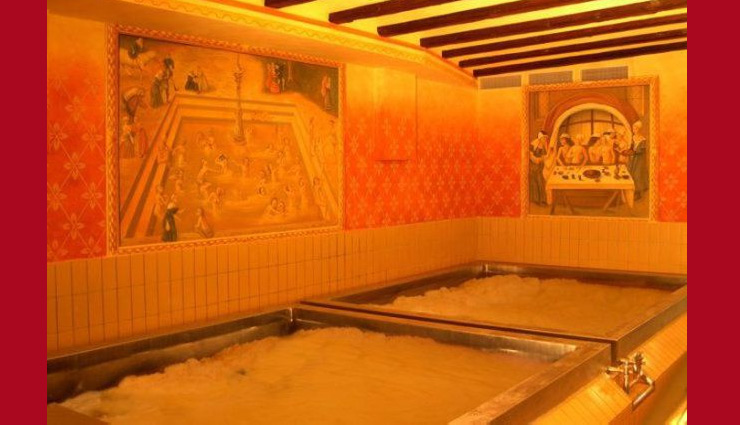 बीयर पीने के शौक़ीन लोगों के लिए खुशखबरी beer swimming pool,austria,holidays