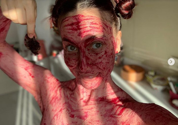 beauty tips,beauty tips in hindi,beetroot therapy,acne free glowing skin,elli avram