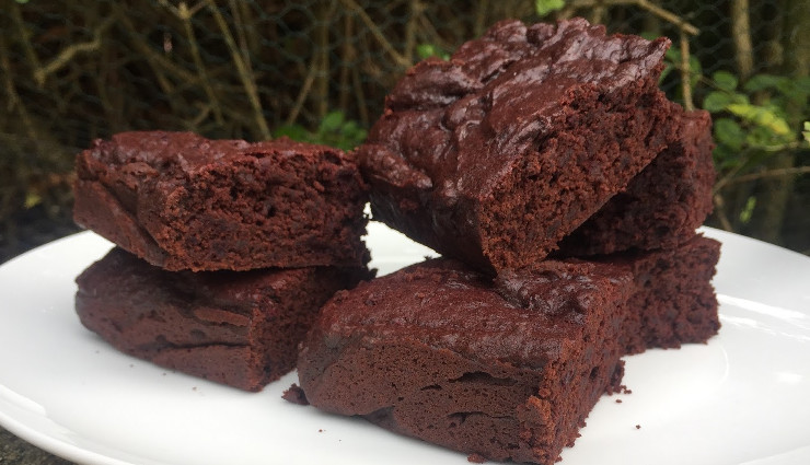 beetroot brownies recipe,healthy brownies with beetroot,how to make beetroot brownies,fudgy beetroot brownies,chocolate beetroot dessert,beetroot brownies vegan option,beetroot dessert recipes,easy beetroot brownies,gluten-free beetroot brownies,beetroot chocolate recipes