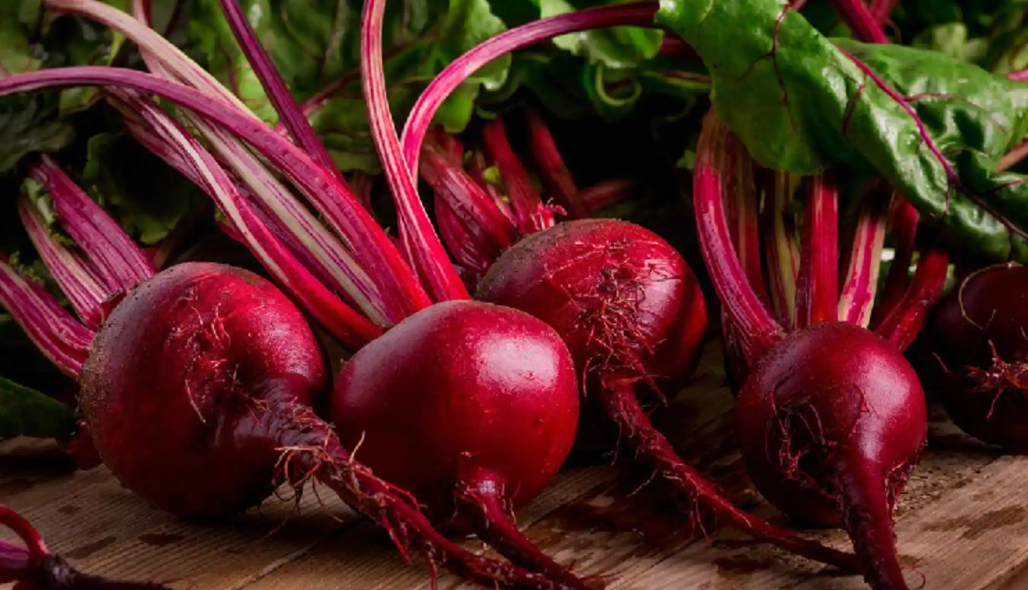 natural detox foods,detox diet,foods to detox body,healthy detox foods,detoxification foods,natural ways to cleanse body,antioxidant-rich foods,detox for digestion,reduce bloating naturally,cleanse and refresh body,foods for overall wellness,detox diet plan,natural remedies for detox,foods to fight fatigue,healthy lifestyle detox