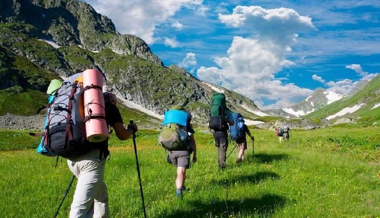 kasol travel guide,sar pass trek,trekking in himachal,parvati valley trek,kasol adventure tourism,easy treks in india,himalayan treks,sar pass trek reasons,kasol to sar pass,kasol trekking spots,best time for sar pass trek