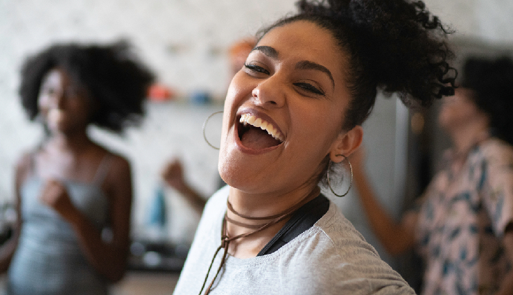 benefits of being single,single life advantages,solo lifestyle perks,advantages of flying solo,single women empowerment,benefits of autonomy,self-discovery journey,stronger friendships single,financial independence single,solo travel benefits,drama-free single life,career focus single,self-care routines single,emotional resilience single,decision fatigue single