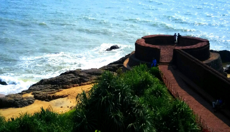 khubsurat samudri qile,india me sea fort,india me samudri kile,bharat me khubsurat samudri kile,beautiful sea fort in india,travel,travel guide,travel tips