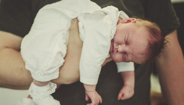 safe baby holding positions,proper ways to hold a baby,holding a newborn safely,infant holding techniques,secure baby carrying positions,safe baby handling tips,new parent baby holding guide,best positions for holding a baby,safe infant handling guidelines,child safety in holding positions