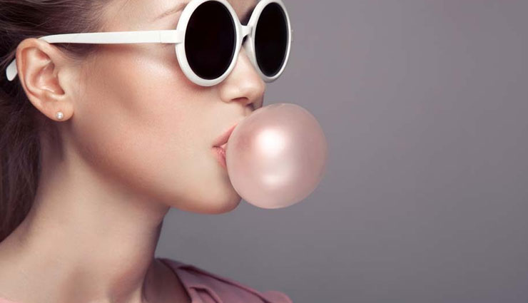 च्यूइंग गम चबाना आपकी सेहत के लिए हो सकता है फायदेमंद, जाने कैसे