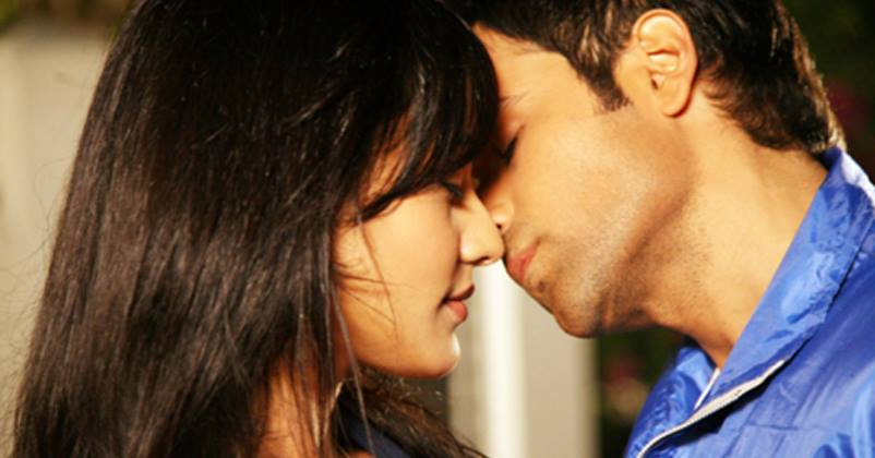 kiss,kiss benefits,kiss reduce weight,relationship tips ,चुंबन,चुंबन के फायदें