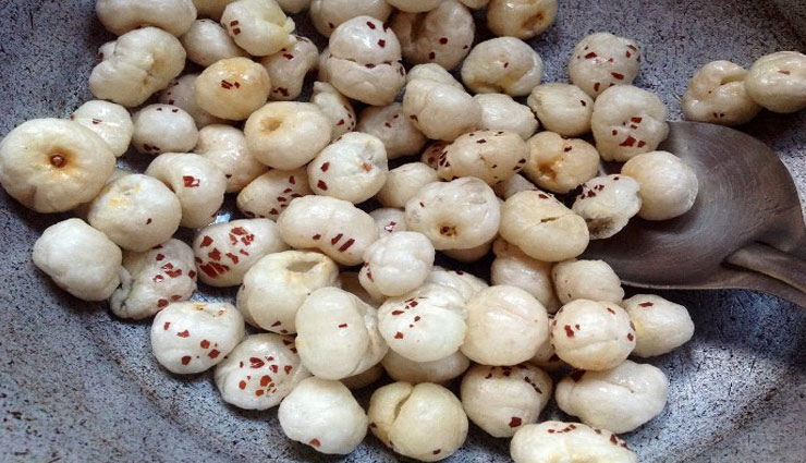 तनाव और अनिद्रा की समस्या को दूर करता है मखाने का सेवन, इसके और भी है फायदे