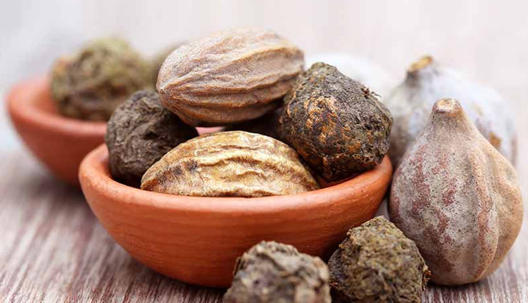 बारिश के दिनों में संजीवनी बूटी का काम करता है त्रिफला, इन बिमारियों से दिलाता है मुक्ति