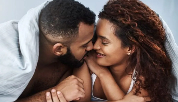 8 Ways You Can Go From Friends With Benefit to a Relationship