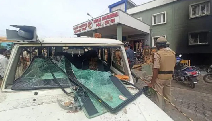 बेंगलुरु / फेसबुक पोस्ट से भड़की हिंसा, गोलीबारी में 3 लोगों की मौत, 110 गिरफ्तार, CM येदियुरप्पा की अपील- शांति बनाए रखें  