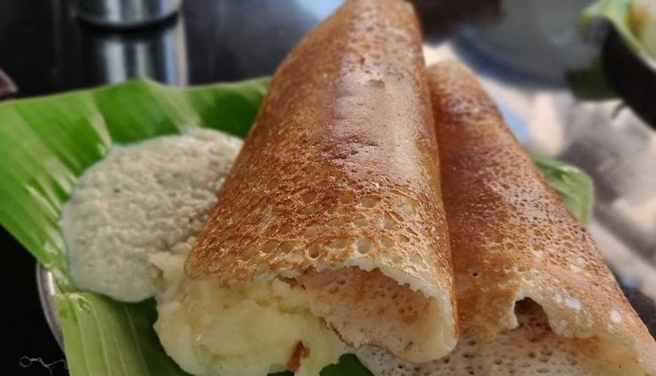 bangalore food guide,best bangalore delicacies,famous dishes in bangalore,traditional bangalore food,bangalore culinary tour,must-try bangalore dishes,bangalore food specialties,bangalore street food,iconic bangalore cuisine,holige bangalore,thatte idli bangalore,benne masala dosa bangalore,puliyogare rice bangalore,mysore pak bangalore,dal obbattu bangalore,shawarma bangalore,mangalorean fish curry bangalore,ragi mudde bangalore,maddur vada bangalore,mutton pulao bangalore,mangalore buns bangalore,bangalore food experiences,bangalore local food,popular foods in bangalore