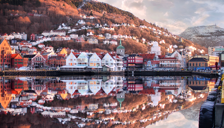 hot tourist spot,norway tourist spot,trolltunga,lofoten islands,preikestolen,alesund,jotunheimen national park,bergen,geirangerfjord,stetind,oslo,runde island,travel,holidays,travel guide,travel tips