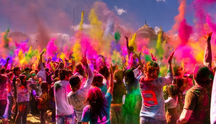holi,holi celebration,holi celebration across the world,places where holi played,holi special,holi festival