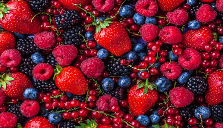 pregnancy,food for pregnancy,healthy food,dairy products,legumes,sweet potatoes,eggs,leafy green vegetables,lean meat,fish liver oil,berries,whole grains,dried fruits