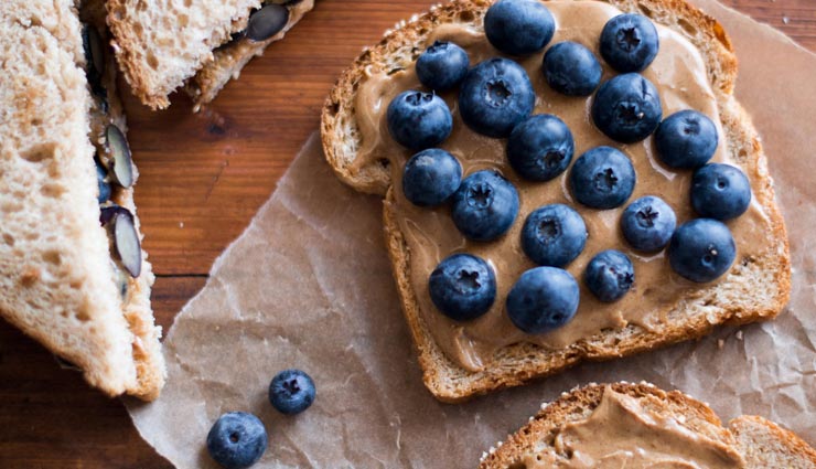 sandwiches to loos weight,recipe of healthy sandwiches,pb & b sandwich,berry and almond butter sandwich,grilled chicken sandwich,taco salad sandwich,chickpea spinach sandwich