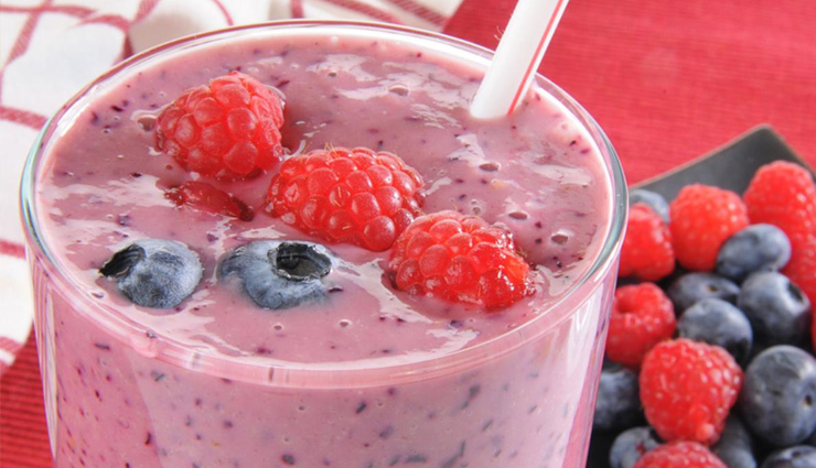 breakfast,healthy breakfast,Health tips,berry and yogurt smoothie,savory oatmeal with an egg,quinoa fruit salad,tomato toast with macadamia ricotta,quinoa and chia porridge,avocado toast with egg,chocolate quinoa breakfast bowl,overnight crock-pot egg casserole,warm fruit bowl,egg breakfast muffins