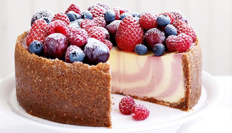घर पर पार्टी में बनाए 'बेरी चीज़ केक', आपका इवेंट बनेगा स्पेशल #Recipe