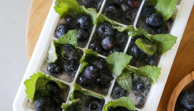 diy berry face mask,benefits of berries for skin,berry skincare recipes,homemade berry scrub,berry toner for glowing skin,berry ice cubes for face,natural skincare with berries,berries for anti-aging,vitamin c berries skincare,berry exfoliation