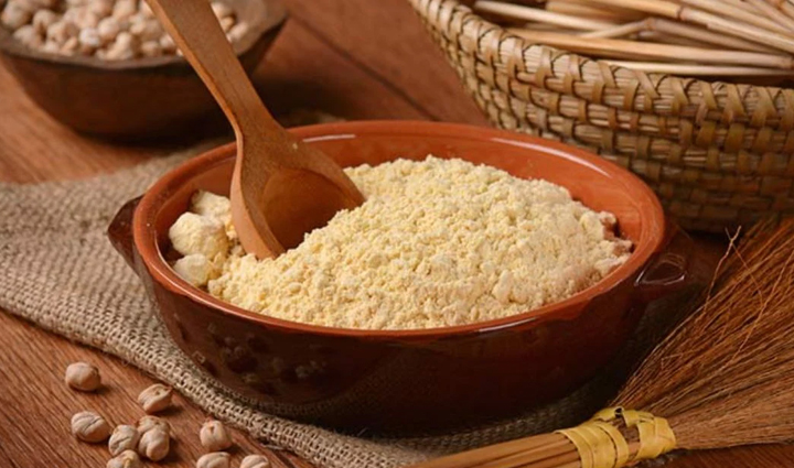 healthy to eat besan cheela with cheese and vegetable stuffing,food,easy recipe