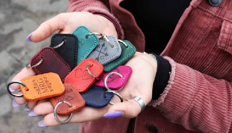 Crafting Memories – Designing Bespoke Keyrings for Your Business