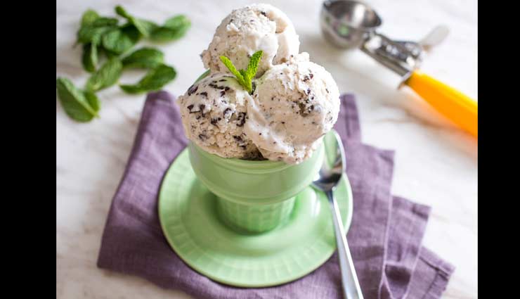 delicious ice-cream flavors,best ice-cream flavors in the world,halo-halo,philippines,açaí na tigela,brazil,coupe colonel,france,bastani sonnati,iran,patbingsu,south korea