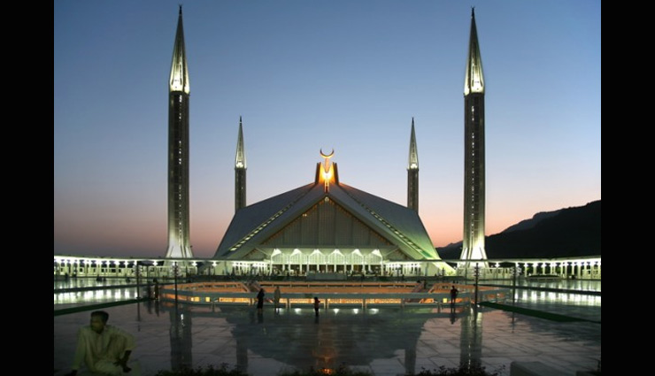 best mosques in the world,mosques,travel,tourism,holidays ,ट्रेवल,हॉलीडेज,ट्रेवल टिप्स हिंदी में,अल हरम मस्जिद, मक्का ,दुनिया की सबसे बड़ी मस्जिद