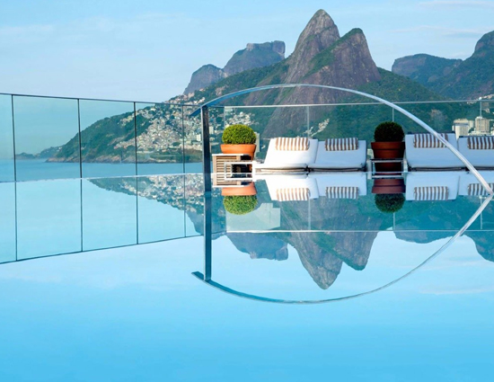 5 Breathtaking Rooftop Pools in the World
