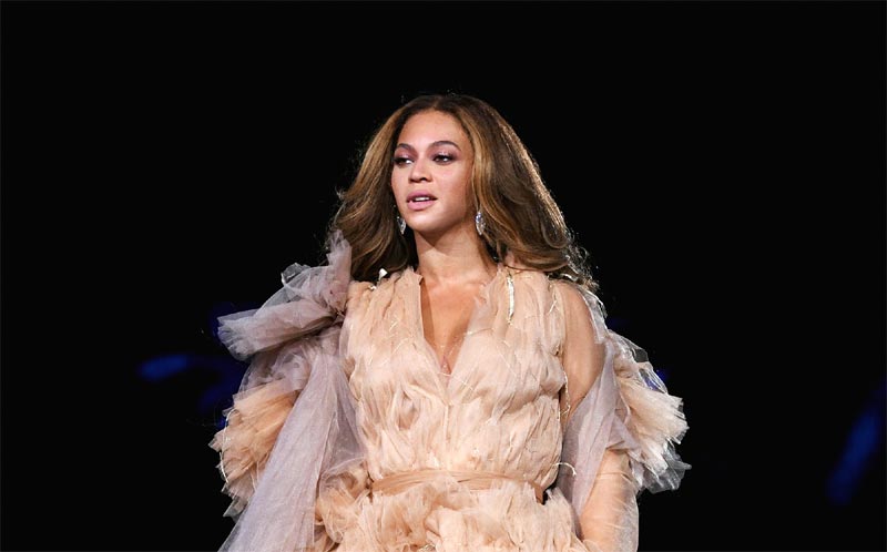 isha ambani,mukesh ambani,triupati balaji,anand piramal,isha ambani wedding