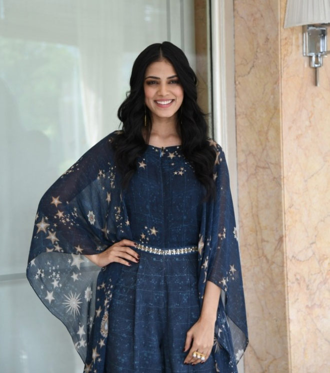 bollywood,ishaan khatter,malvika mohanan,majid majidi,beyond the clouds,beyond the clouds movie,beyond the clouds songs,download beyond the clouds