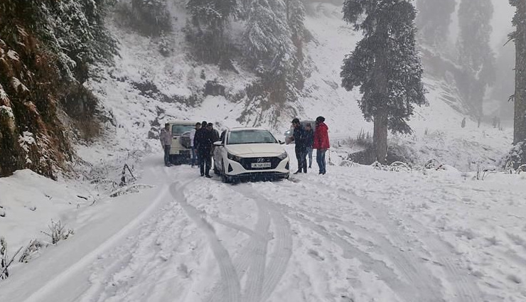 kashmir snowfall,snow in kashmir,kashmir winter,kashmir snow destinations,best places for snow in kashmir,kashmir winter tourism,kashmir skiing,gulmarg gondola,sonmarg snow,pahalgam winter,yusmarg snow,kupwara kashmir,pulwama snow,anantnag snow,bhaderwah snow,gurez valley snow,kashmir honeymoon,kashmir family trip,kashmir adventure travel.