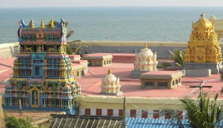 things to do in kanyakumari,kanyakumari tourist attractions,best places to visit in kanyakumari,kanyakumari sunrise and sunset,vivekananda rock memorial visit,thiruvalluvar statue kanyakumari,padmanabhapuram palace kanyakumari,triveni sangam kanyakumari,bhagavathy amman temple,gandhi memorial mandapam,vattakottai fort,mathur aqueduct,kanyakumari shopping places