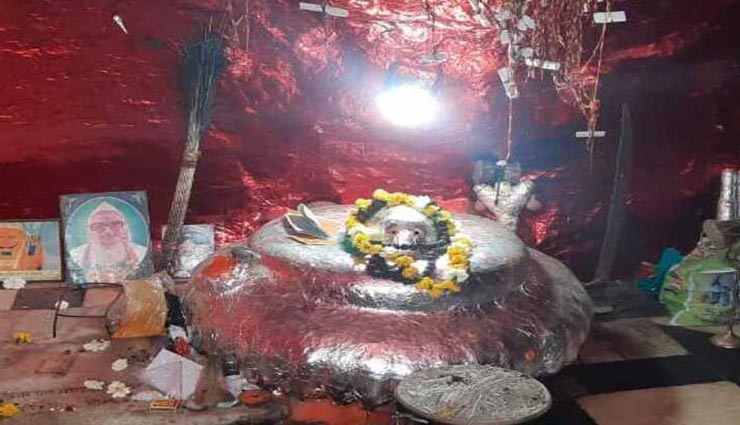 अजमेर : चोरों ने बनाया भगवान के घर को निशाना, चांदी का छत्र व नकदी की चोरी 