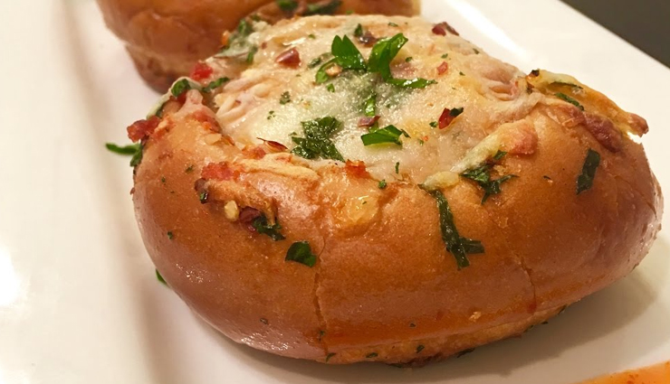 bhaji stuffed pav,street food recipe,snacks recipe,main course recipe