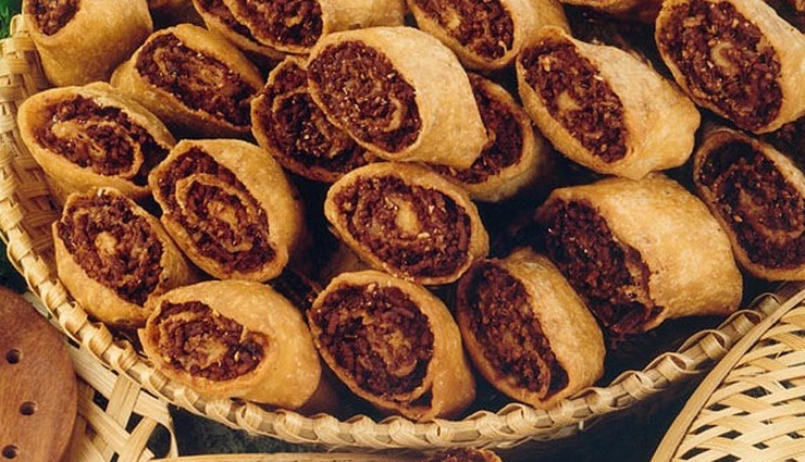 maharashtra delicacies,authentic maharashtrian cuisine,traditional maharashtrian dishes,famous food of maharashtra,maharashtra culinary delights,popular maharashtrian recipes,maharashtra food specialties,mouthwatering maharashtrian dishes,best maharashtrian street food,must-try dishes from maharashtra,famous maharashtrian food items