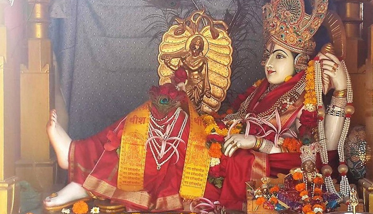 temples of gujarat,famous temples of gujarat,dwarkadhish temple,akshardham complex,laxmi vilas palace,palitana temples,sardar sarovar dam,naramad river bridge,statue of unity,porbandar,kutch,dwarka,travel,holidays,travel guide,gujarat tourism,tourist places in gujarat