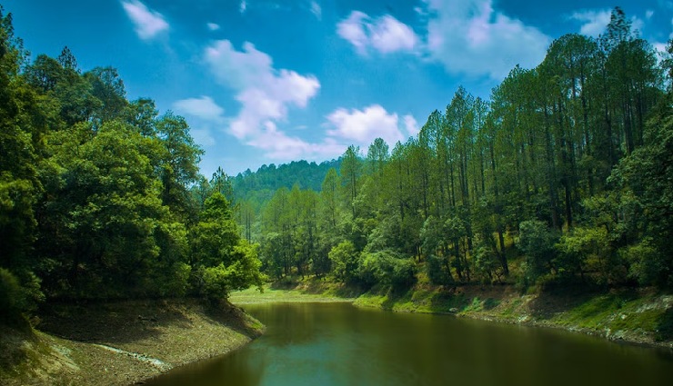 ranikhet tourist places,top places to visit in ranikhet,ranikhet travel guide,hill stations in uttarakhand,ranikhet attractions,best time to visit ranikhet,ranikhet sightseeing,peaceful hill stations india,himalayan views ranikhet,spiritual places in ranikhet