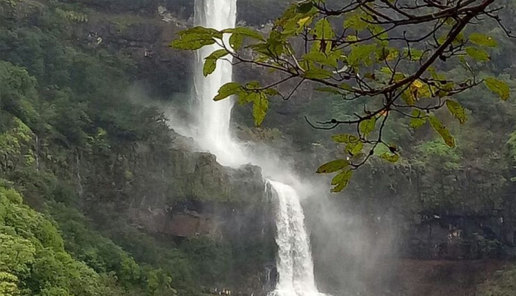 spectacular waterfalls in india,best waterfalls to visit in india,famous indian waterfalls,exploring india majestic waterfalls,top waterfall destinations in india,must-see waterfalls in india,natural wonders indian waterfalls,scenic waterfalls in india,india iconic cascades,chasing waterfalls in india
