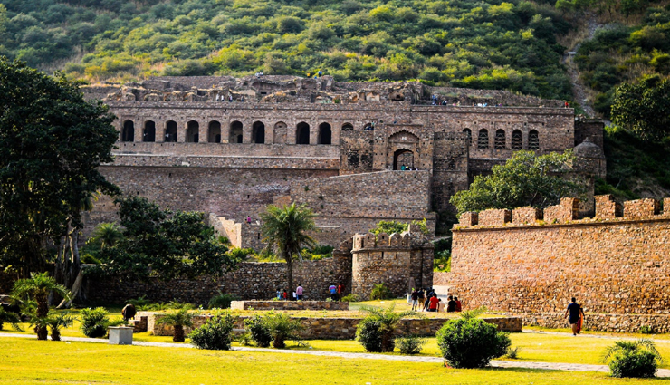travel tips,travel guide,bhangarh fort