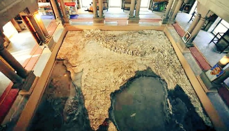 varanasi temples,kashi temples,banaras pilgrimage,kashi vishwanath temple,shiva temples in varanasi,ancient temples india,temples in banaras,sacred temples varanasi,varanasi tourism,famous temples in kashi,spiritual places india,varanasi travel guide,hindu pilgrimage sites,temples on ganges river,must-visit temples varanasi