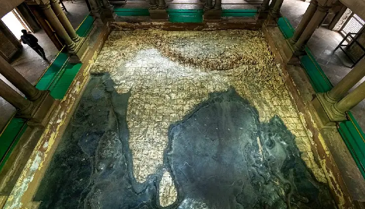 varanasi tourism,kashi travel guide,banaras sightseeing,places to visit in varanasi,varanasi ghats,varanasi temples,spiritual travel india,varanasi culture,varanasi history,travel uttar pradesh