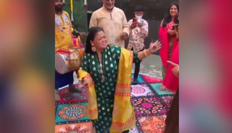 अपने दोस्त पुनीत की शादी में भारती सिंह ने ढोल पर किया जमकर डांस, वीडियो हुआ वायरल 