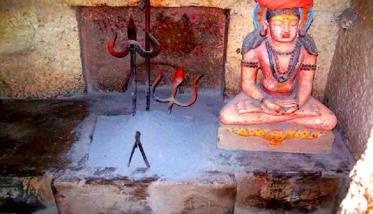 ujjain spiritual destinations,mahakaleshwar jyotirlinga temple,kaal bhairav mandir ujjain,bhartrihari caves ujjain,maharshi sandipani ashram,gopal mandir ujjain,ram mandir ghat ujjain,ujjain tourist attractions,places to explore in ujjain,ujjain pilgrimage sites