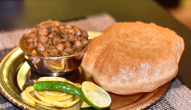 इस तरह घर पर ही बनाए पंजाबी स्टाइल में भटूरे, बनेंगे फूले-फूले 