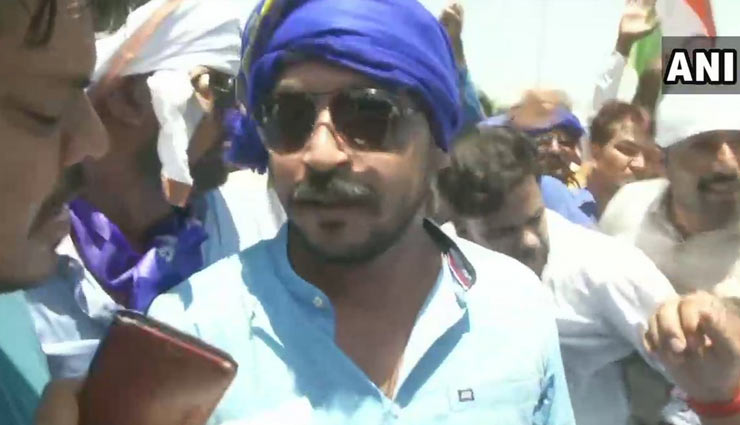 अलवर गैंगरेप : जयपुर में प्रदर्शन के दौरान हिरासत में लिए गए भीम आर्मी चीफ
