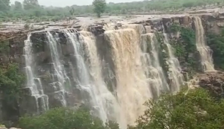 rajasthan,rajasthan tourism,famous waterfalls in rajasthan,places to visit in rajasthan