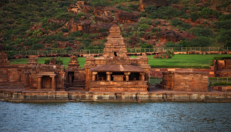 badami,places to visit in badami,badami karnataka,tourist,holidays