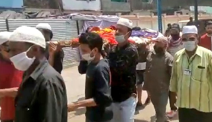 कोरोना काल में दिखी भाईचारे की तस्वीर, भोपाल में हिन्दू महिला की अर्थी को मुस्लिमों ने दिया कंधा
